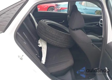 2024 Hyundai Elantra Sel z USA, uszkodzony, nr VIN KMHLM4DG1RU791463